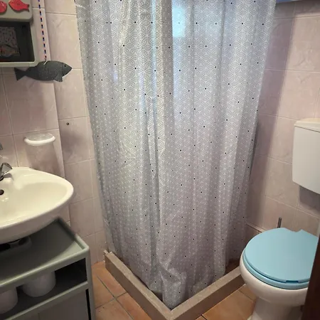 η μεγάλη χαρούμενη αρκούδα